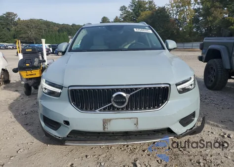 2019 Volvo Xc40 T5 Momentum z USA, uszkodzony, nr VIN YV4162XZ1K2009510